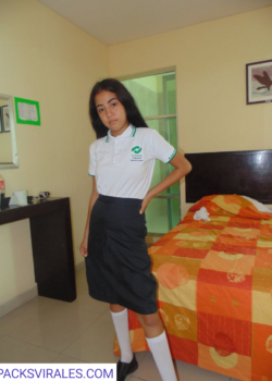 Ricura De Colegiala En Todas Las Poses 14