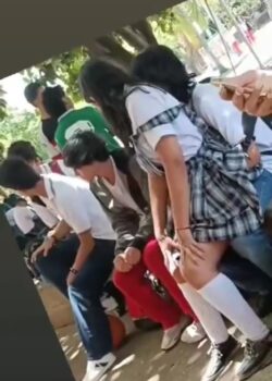 Tierna Colegiala blanquita pillada + Vídeo 18