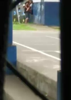 Colegiala pillada mientras se la Garchan detrás de un local 19