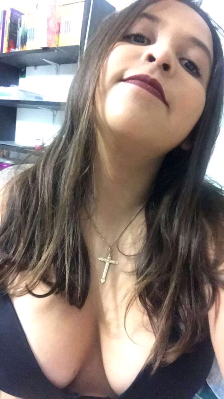 Nena de ricas tetas + Nudes 10