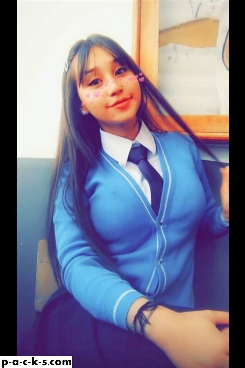 Estudiante blanquita se da con el consolador 10