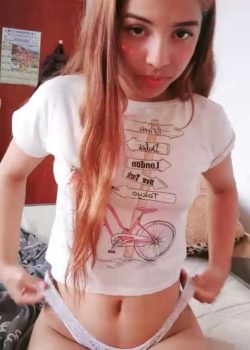 Preciosa Minita + Live Masturbándose Duro 14