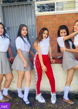 Colegiala Blanquita Muestra Su Conchita Y Más En Rico Pack 17