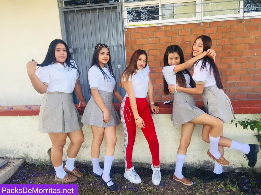 Colegiala Blanquita Muestra Su Conchita Y Más En Rico Pack 10