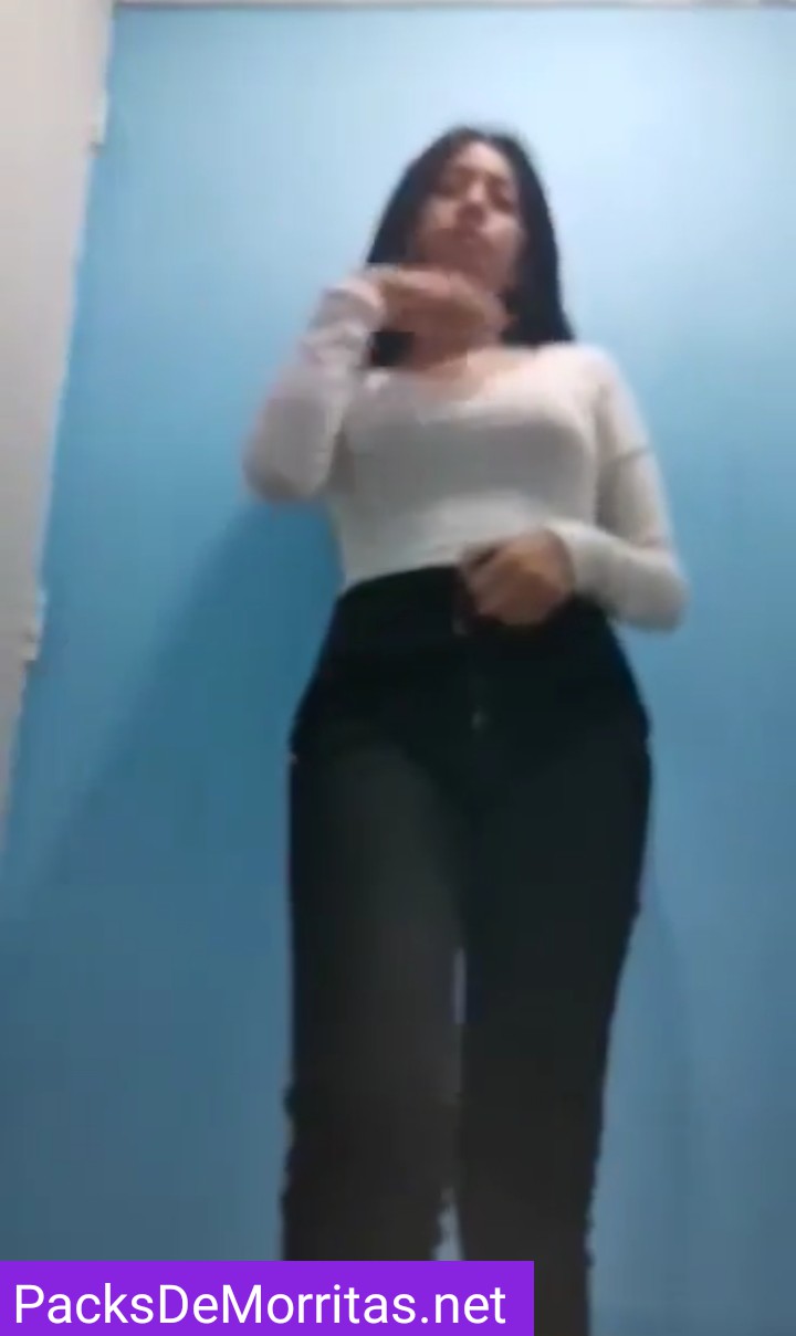 Mina Mexicana Mostrando Todo Su Cuerpito 10