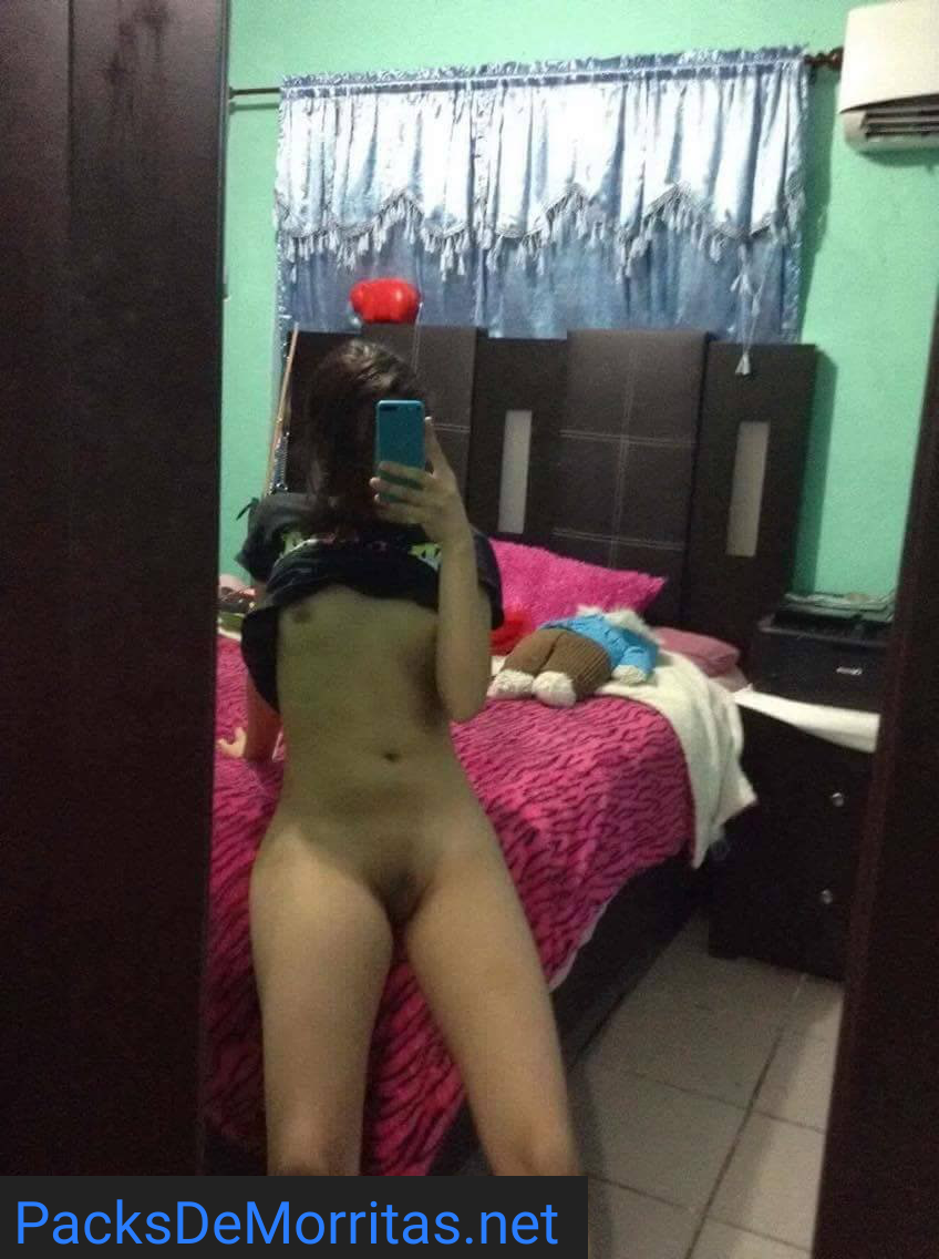 Jovencita Tiene Su Primera Chamba Y Filtran Vídeo Masturbandose Allí + Nudes 10