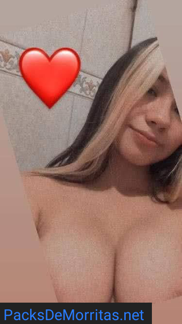 Muestra las tetas y la la pushita rosada por chat 10