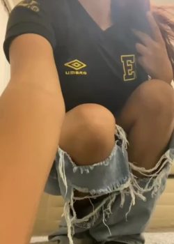 Lindura De Universitaria Cumple Reto Desnudita 19