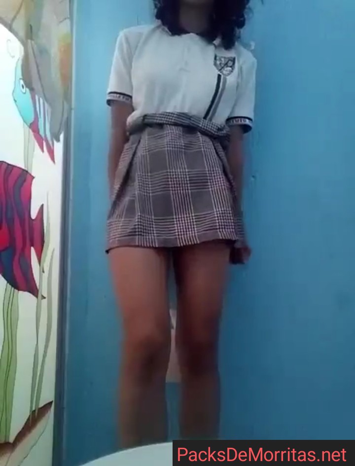 Colegiala Morochita Tímida + Vídeo 10