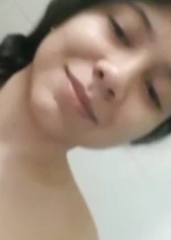 Tetona Juguetona Dándose Ricos Dedos 17