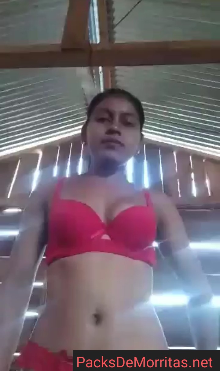 Pendejita Putipobre Se Desnuda En Varias Poses 10