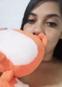 Tierna Tetona Con Su Peluche+ 10 Minutos 11