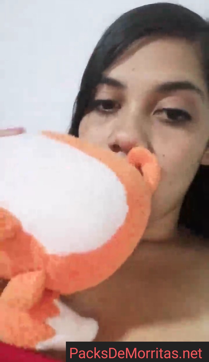 Tierna Tetona Con Su Peluche+ 10 Minutos 10