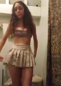 Chava De Tetas Pequeñas Y Rico Culito 10