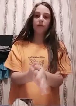 Linda Blanquita Se Lava Las Manos Para Darse Placer :D 4