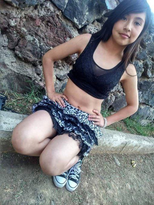 Morrita De Pueblo Mostrando La Conchita Y Más + Vídeo Extra 10