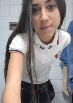 Colegiala Delgadita Y Exquisita+ Vídeo 2