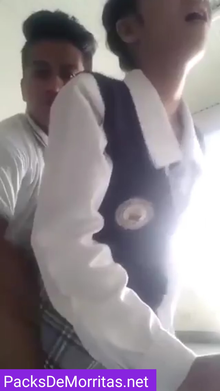 Morrita Cogiendo Y Gimiendo En El Aula 10