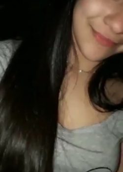 Morrita Exquisita Se Masturba Con Su Peine Más Grande 14