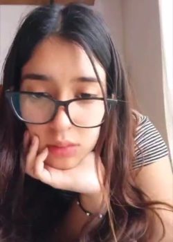 Piba Nerd Pero Con Rico Culo + Vídeo Full Tocandose 7