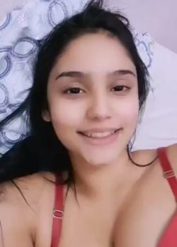 Nena Bella Y Tetona Masturbándose Rico Su Pushita Rosada 5