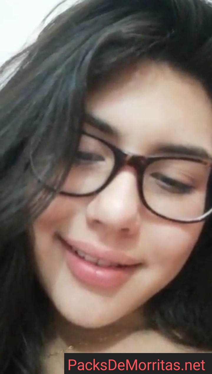 Deliciosa Piba De Lentes Se Da Una Mega Masturbada 10