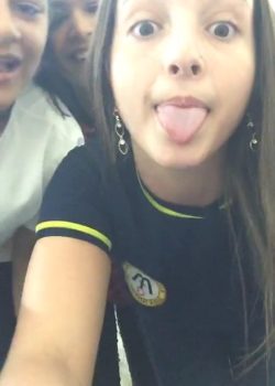 Se calientan en el aula y se hacen Virales + Videos 8