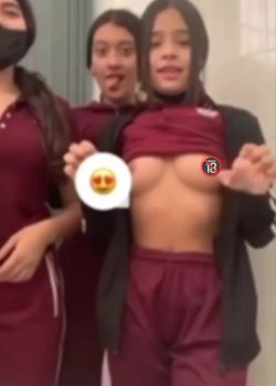 Colegialas Mostrando Todo En El Baño De La Escuela+ Vídeo Viral 3