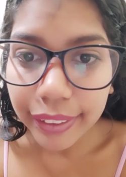 Pendejita De Lentes Se Masturba Rico Con Varias Cosas 3