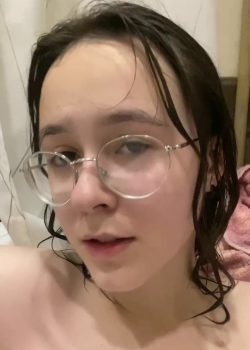 Minita Universitaria La Tiene Depiladita Y Sabrosa + Vídeo Full 15