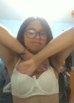 Flaquita Egresada De 20 Añitos + Vídeo Full Desnuda 11