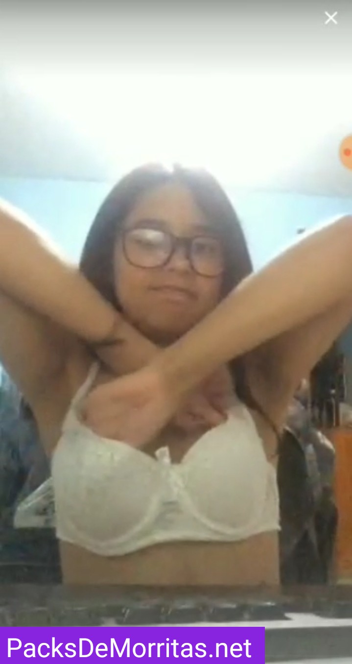 Flaquita Egresada De 20 Añitos + Vídeo Full Desnuda 10