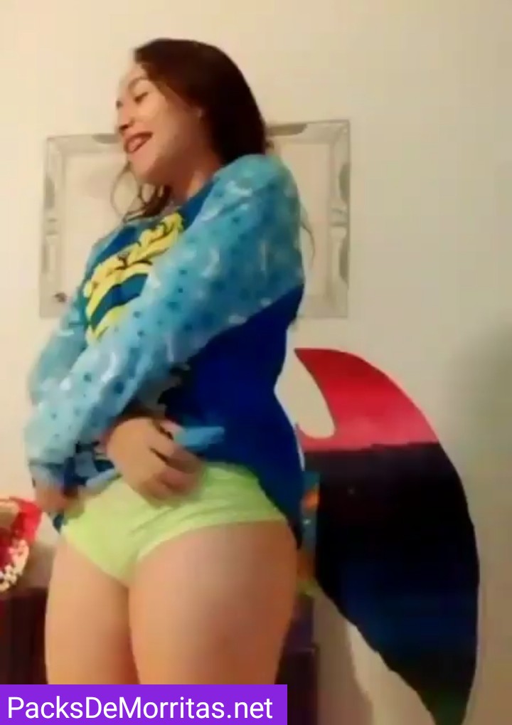 Tímida Morra Nalgona Le Filtran Su Pack 10