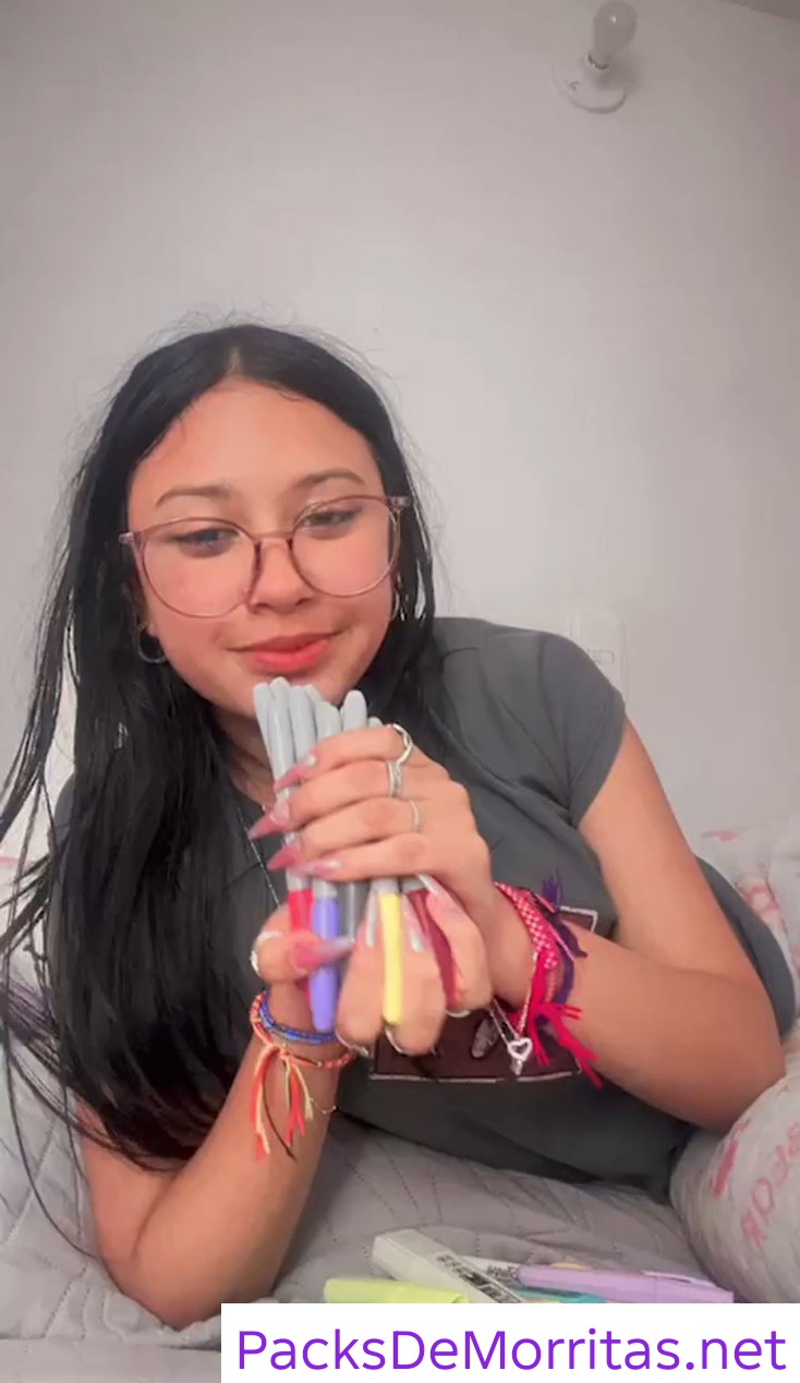 Se da Full placer con sus cosas escolares+ 15 Minutos 10