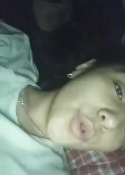 Morra Dándose Deditos En La Noche 4