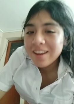 Colegiala Tetona Bien Cogelona y putita 16