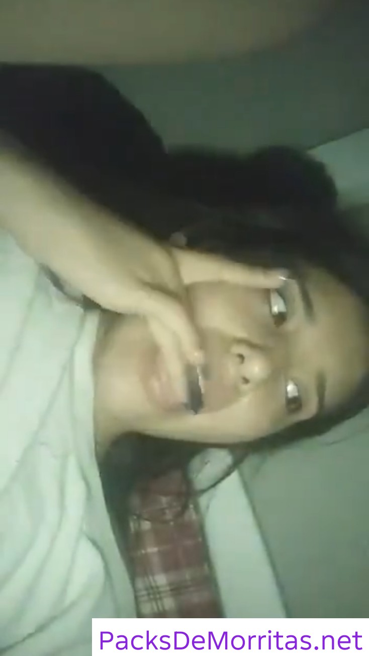 Morra espera que todos se duerman para mandar videos 10