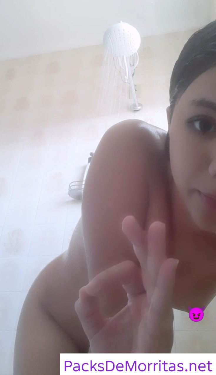 Morra Tetona Se Graba Y Toca En La Ducha + 13 Minutos 10
