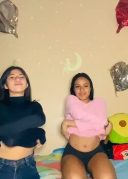 Morras Latinas Se Desnudan Juntitas 7