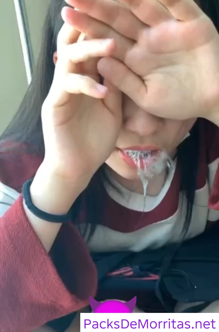 Deliciosa Jovencita Le Encanta La Leche Caliente 10