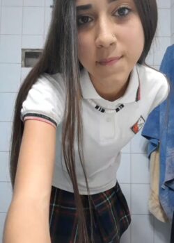 Flaquita Estudiante De Culo Divino 2