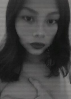 Tetona ricolina manda vídeo desnuda tocandose 2