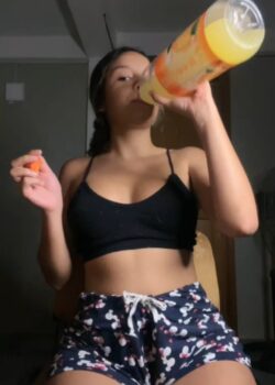 Morrita se hidrata bien antes de venirse a chorros 3