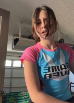 Bella Universitaria Saca El Consolador Y Se Masturba Rico 14