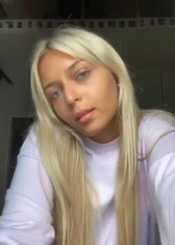 Delicia De Nena Rubia Se Desnuda Y Toca 10